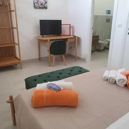 Apartment Ellenica *